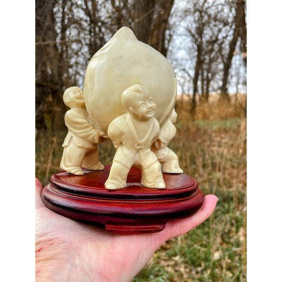 Vintage Asian China Resin Sculpture Boys Holding Longevity Peach - Picture 4 of 15